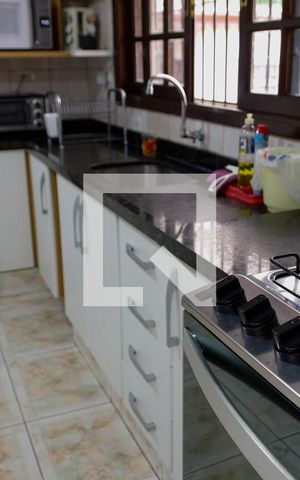 Casa para alugar com 263m², 3 quartos e 4 vagas Casa para alugar com 263m², 3 quartos e 4 vagasCozinha