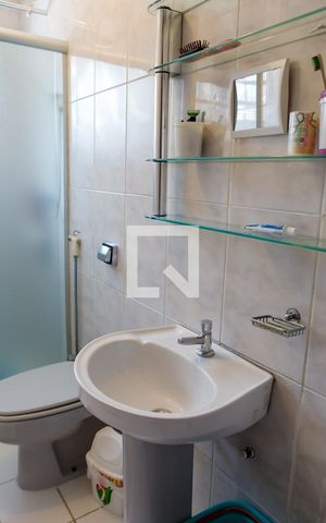 Casa para alugar com 263m², 3 quartos e 4 vagas Casa para alugar com 263m², 3 quartos e 4 vagasBanheiro da Suíte 1