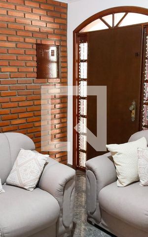 Casa para alugar com 263m², 3 quartos e 4 vagas Casa para alugar com 263m², 3 quartos e 4 vagasSala