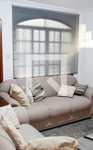 Casa para alugar com 263m², 3 quartos e 4 vagas Casa para alugar com 263m², 3 quartos e 4 vagasSala
