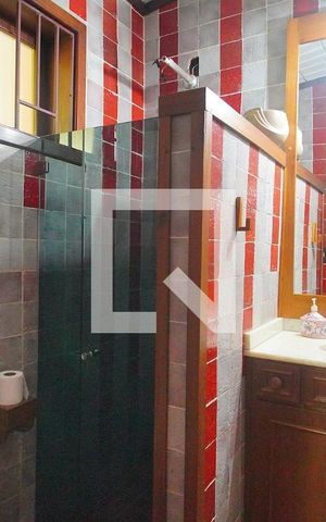 Casa à venda com 375m², 4 quartos e 2 vagasBanheiro 1