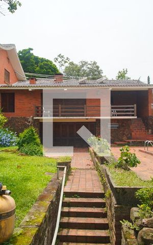 Casa à venda com 375m², 4 quartos e 2 vagasQuintal