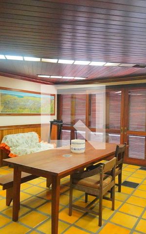 Casa à venda com 375m², 4 quartos e 2 vagasÁrea comum - Salão de festas