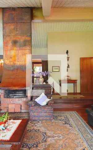 Casa à venda com 375m², 4 quartos e 2 vagasSala