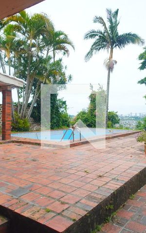 Casa à venda com 375m², 4 quartos e 2 vagasVista do Salão de festas