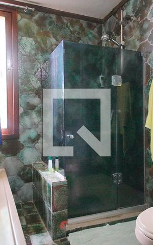 Casa à venda com 375m², 4 quartos e 2 vagasBanheiro da Suíte