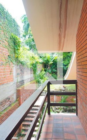 Casa à venda com 375m², 4 quartos e 2 vagasVaranda da Suite