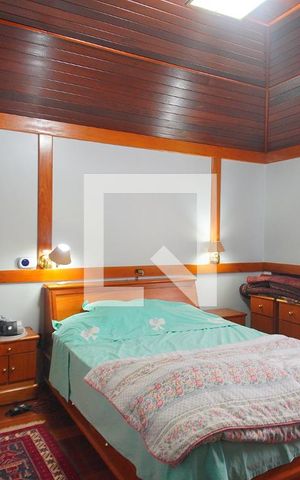 Casa à venda com 375m², 4 quartos e 2 vagassuite