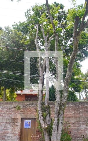Casa à venda com 375m², 4 quartos e 2 vagasFachada