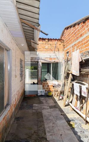 Casa à venda com 140m², 2 quartos e 1 vagaQuintal
