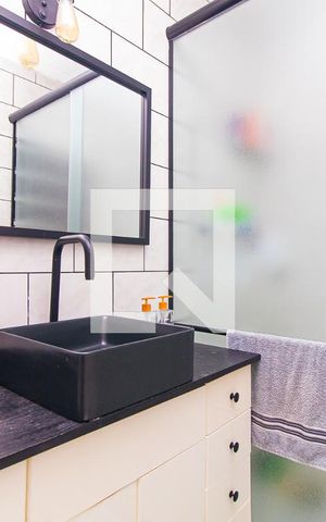 Apartamento à venda com 110m², 2 quartos e sem vaga Apartamento à venda com 110m², 2 quartos e sem vagaBanheiro
