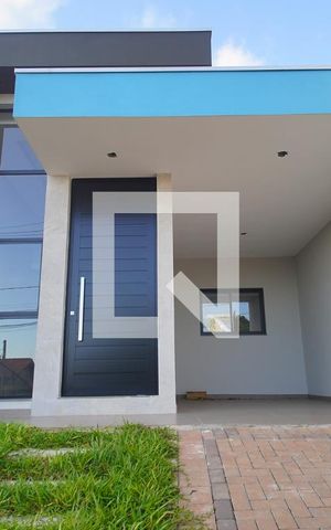 Casa à venda com 104m², 2 quartos e 1 vaga Casa à venda com 104m², 2 quartos e 1 vagaFachada