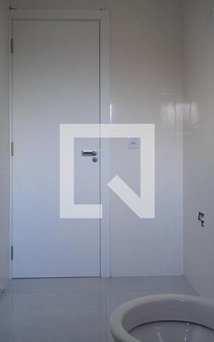 Casa à venda com 104m², 2 quartos e 1 vaga Casa à venda com 104m², 2 quartos e 1 vagaBanheiro