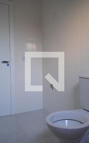 Casa à venda com 104m², 2 quartos e 1 vaga Casa à venda com 104m², 2 quartos e 1 vagaBanheiro