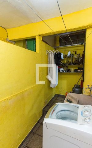 Casa à venda com 160m², 5 quartos e 2 vagasCasa 3 - Área de Serviço  