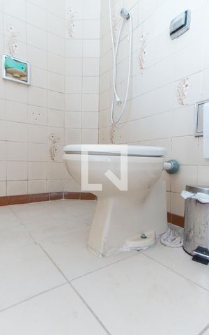 Casa à venda com 160m², 5 quartos e 2 vagasCasa 1 - Banheiro  