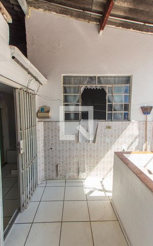 Casa à venda com 160m², 5 quartos e 2 vagasCasa 1 - Área de Serviço  