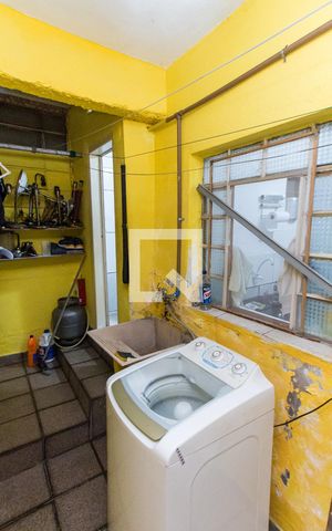 Casa à venda com 160m², 5 quartos e 2 vagasCasa 3 - Área de Serviço  