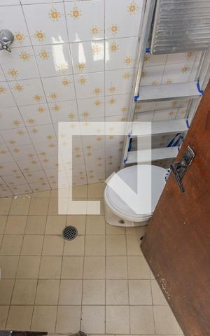 Casa para alugar com 240m², 3 quartos e 4 vagas Casa para alugar com 240m², 3 quartos e 4 vagasBanheiro de Serviço