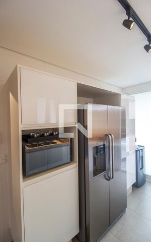 Apartamento à venda com 175m², 3 quartos e 3 vagas Apartamento à venda com 175m², 3 quartos e 3 vagasDetalhe da cozinha