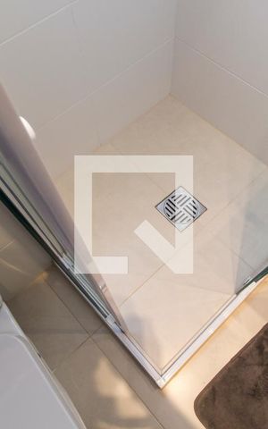 Apartamento à venda com 175m², 3 quartos e 3 vagas Apartamento à venda com 175m², 3 quartos e 3 vagasDetalhe do Banheiro da Suite