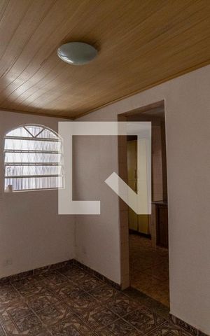 Casa à venda com 270m², 5 quartos e 2 vagas Casa à venda com 270m², 5 quartos e 2 vagasCasa 2 sala