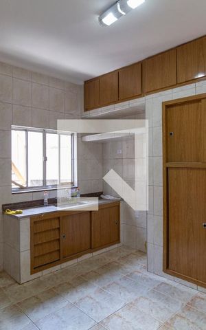 Casa à venda com 270m², 5 quartos e 2 vagas Casa à venda com 270m², 5 quartos e 2 vagasCozinha