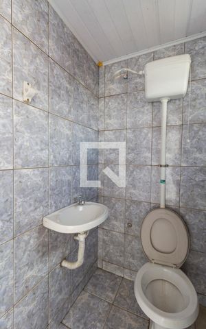 Casa à venda com 270m², 5 quartos e 2 vagas Casa à venda com 270m², 5 quartos e 2 vagasBanheiro de serviço