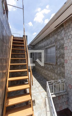 Casa à venda com 270m², 5 quartos e 2 vagas Casa à venda com 270m², 5 quartos e 2 vagasÁrea comum Área comum