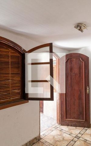 Casa à venda com 270m², 5 quartos e 2 vagas Casa à venda com 270m², 5 quartos e 2 vagasCasa 2 Quarto