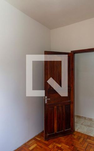 Casa à venda com 270m², 5 quartos e 2 vagas Casa à venda com 270m², 5 quartos e 2 vagasQuarto