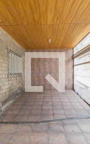 Casa à venda com 270m², 5 quartos e 2 vagas Casa à venda com 270m², 5 quartos e 2 vagasÁrea comum