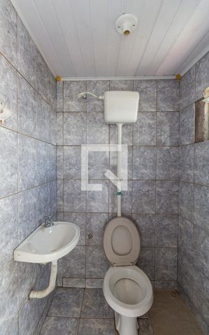Casa à venda com 270m², 5 quartos e 2 vagas Casa à venda com 270m², 5 quartos e 2 vagasBanheiro de serviço