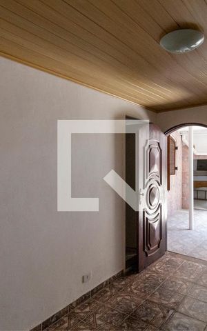Casa à venda com 270m², 5 quartos e 2 vagas Casa à venda com 270m², 5 quartos e 2 vagasCasa 2 sala