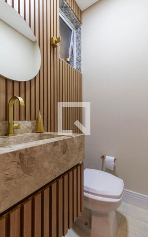 Casa à venda com 210m², 3 quartos e 3 vagas Casa à venda com 210m², 3 quartos e 3 vagasLavabo