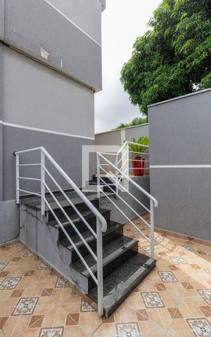 Casa de condomínio à venda com 71m², 2 quartos e 1 vaga Casa de condomínio à venda com 71m², 2 quartos e 1 vagaEscada