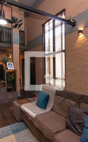 Casa à venda com 230m², 5 quartos e 2 vagas Casa à venda com 230m², 5 quartos e 2 vagasSala