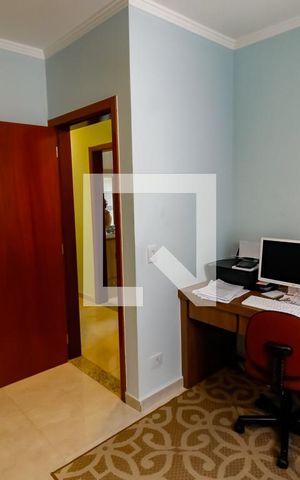 Casa à venda com 297m², 4 quartos e 6 vagas Casa à venda com 297m², 4 quartos e 6 vagasQuarto 2