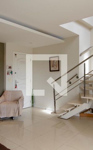 Apartamento à venda com 334m², 3 quartos e 2 vagas Apartamento à venda com 334m², 3 quartos e 2 vagasSala