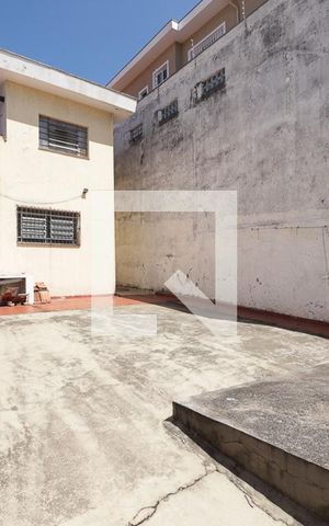 Casa para alugar com 58m², 1 quarto e sem vagaQuintal