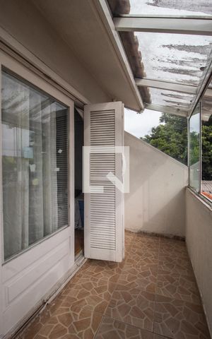 Casa à venda com 590m², 6 quartos e 3 vagas Casa à venda com 590m², 6 quartos e 3 vagasVaranda