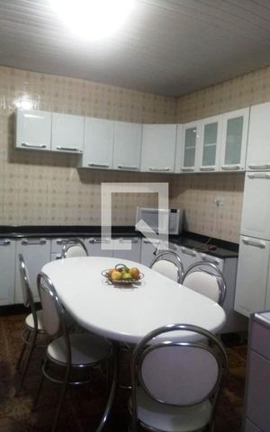 Casa à venda com 585m², 6 quartos e 4 vagas Casa à venda com 585m², 6 quartos e 4 vagasCasa principal - Cozinha
