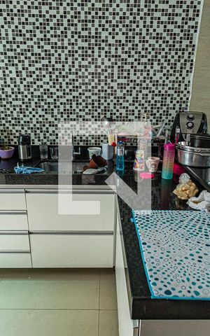 Casa para alugar com 100m², 2 quartos e 2 vagasCozinha