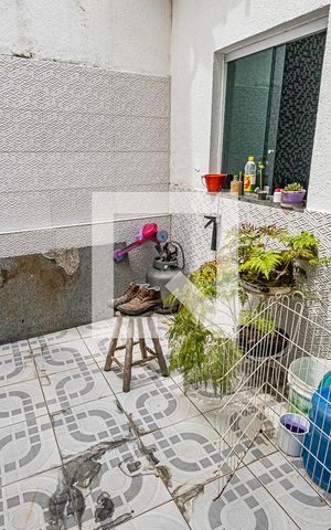 Casa para alugar com 100m², 2 quartos e 2 vagasQuintal