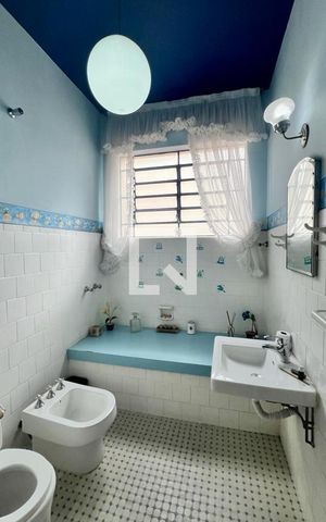 Casa à venda com 412m², 5 quartos e 2 vagas Casa à venda com 412m², 5 quartos e 2 vagasBanheiro 1
