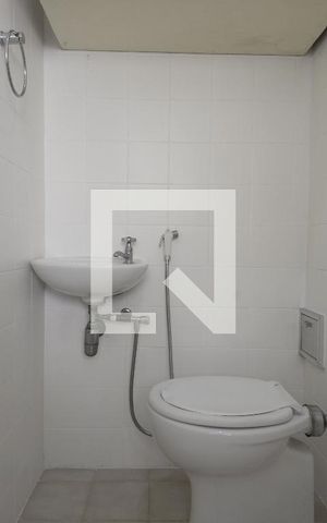 Apartamento à venda com 72m², 2 quartos e 2 vagasBanheiro de Serviço