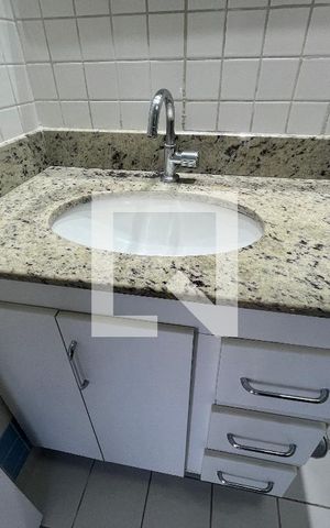 Apartamento para alugar com 53m², 2 quartos e 2 vagas Apartamento para alugar com 53m², 2 quartos e 2 vagasBanheiro