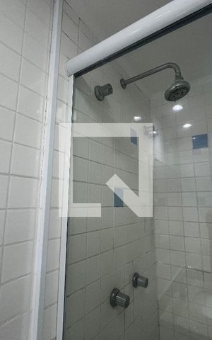 Apartamento para alugar com 53m², 2 quartos e 2 vagas Apartamento para alugar com 53m², 2 quartos e 2 vagasBanheiro