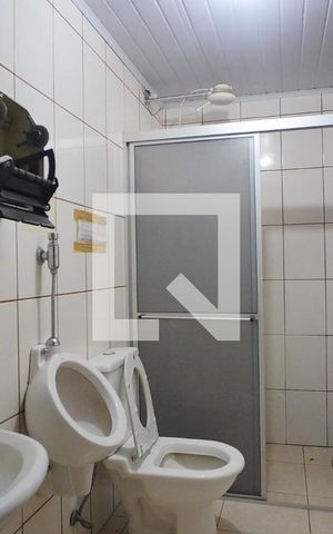Casa para alugar com 600m², 1 quarto e 6 vagasBanheiro 2