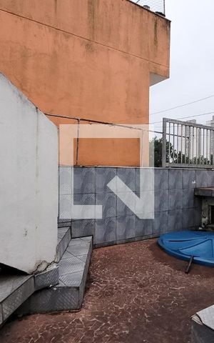 Casa à venda com 400m², 4 quartos e 10 vagas Casa à venda com 400m², 4 quartos e 10 vagasCasa - Fundos